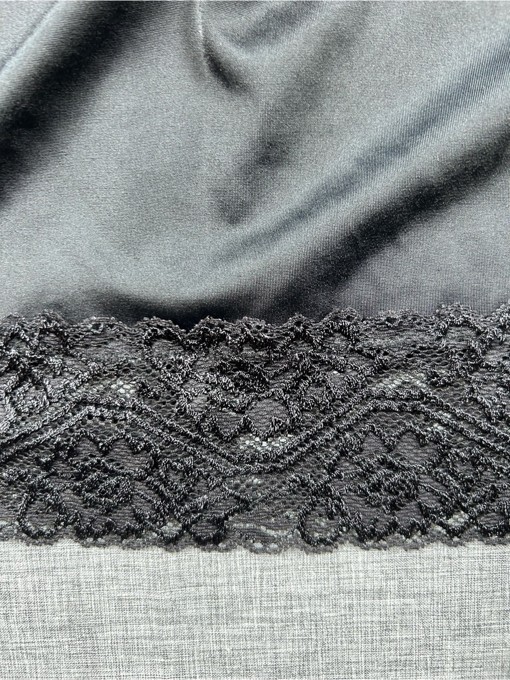 Marilyn Monroe Intimates Black Shaping Cami Slip Built-In Bra Lace 2X - Picture 4 of 11